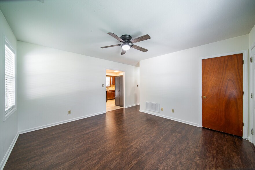 Building Photo - 1413 Steeple Ct
