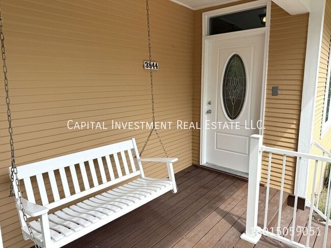Building Photo - 3844 McCall St E