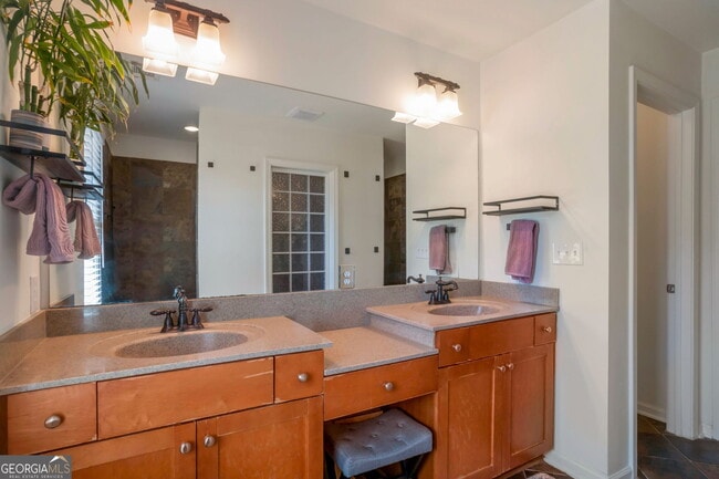 Building Photo - 2524 Kickerillo Way SE