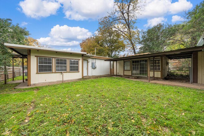 Building Photo - 513 N 34th St