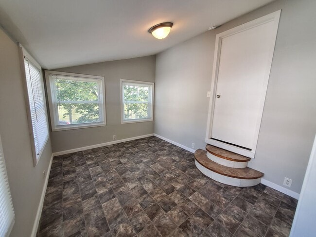 Building Photo - 5BR Home in Belknap Lookout, Walk to Downtown and Medical Mile