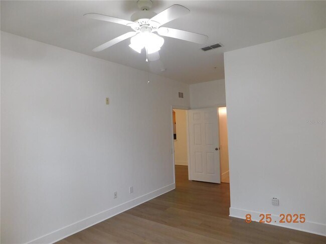 Building Photo - 6100 Stevenson Dr