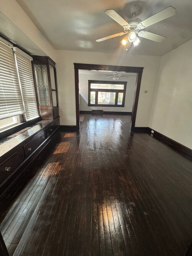 Building Photo - 2217 W 105th St