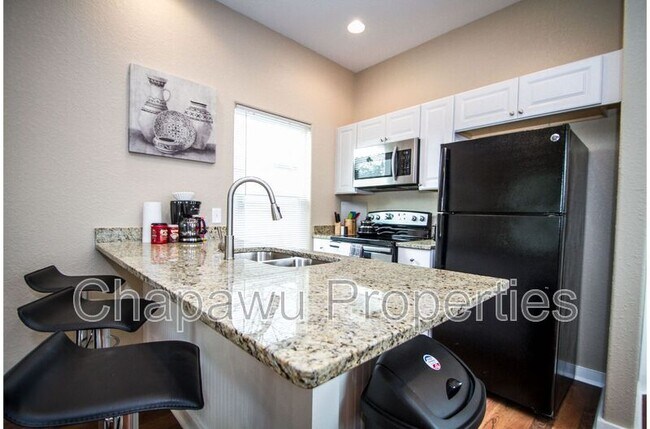 Building Photo - 123 Douglas Way St