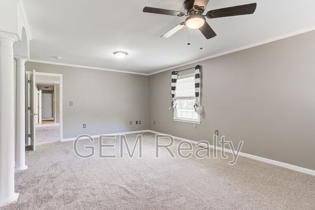 Building Photo - 15617 Mockingbird Ln