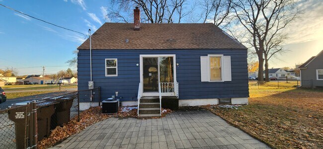 Building Photo - 532 Anna Ave