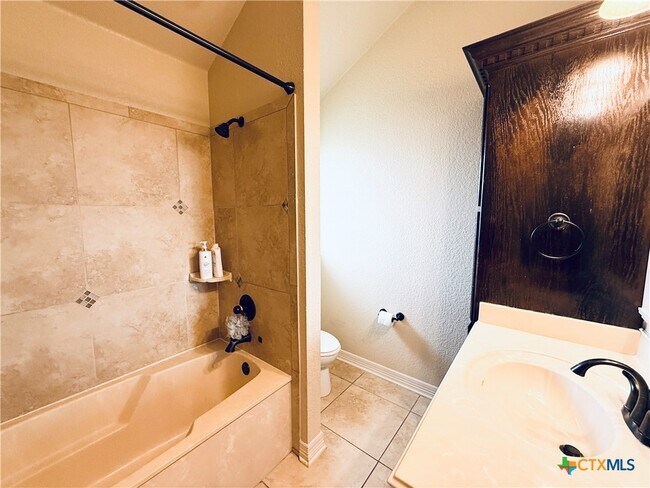 Building Photo - 6403 Flag Stone Dr
