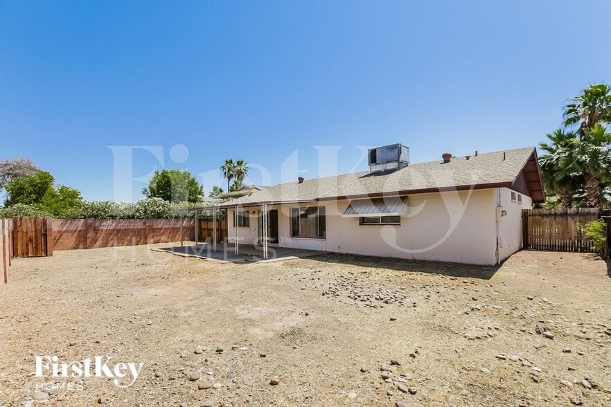 Building Photo - 14016 N 33rd Dr