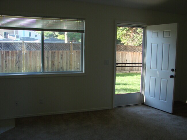 Building Photo - 22965 Oxnard St