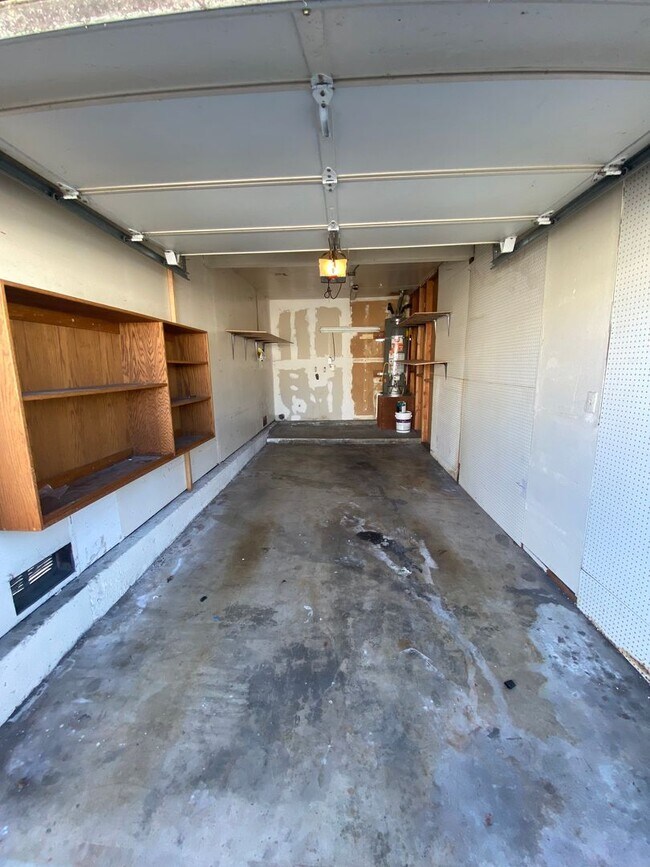 Building Photo - Newly Remodeled 2 Bedroom Fountain Valley ...
