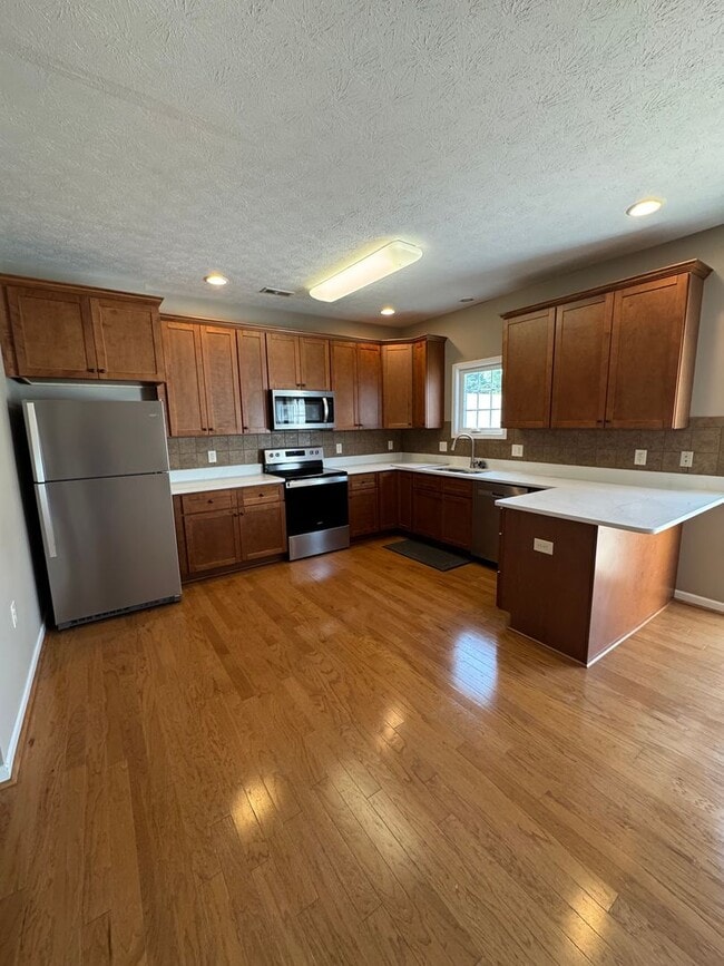 Building Photo - Townhouse for Rent in Mount Crawford
