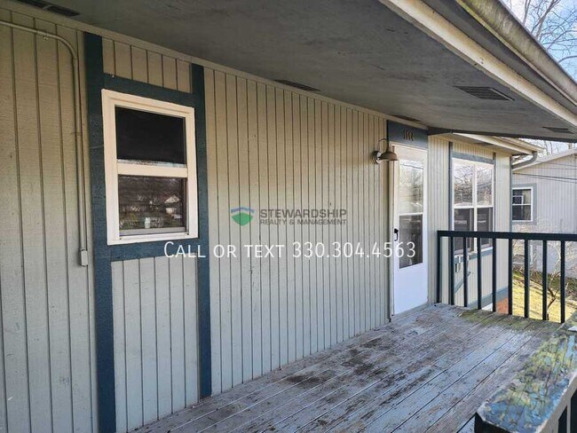 Building Photo - 1114 Derbydale Rd