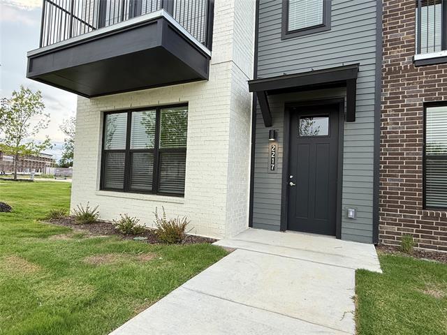 Building Photo - 2217 Reserve Wy