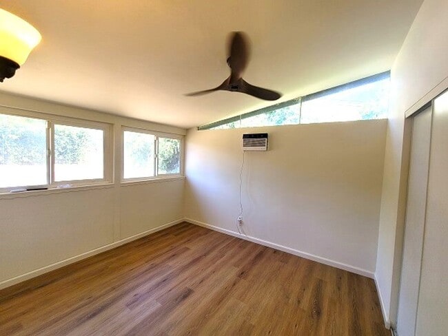 Building Photo - Renovated Single Story House - Close to Fr...
