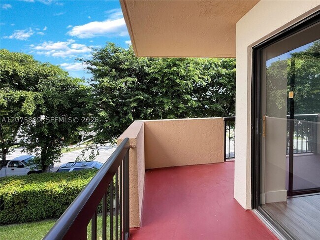 Building Photo - 995 SW 84th Ave