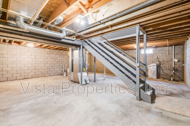 Building Photo - 7225 Bromfield Dr