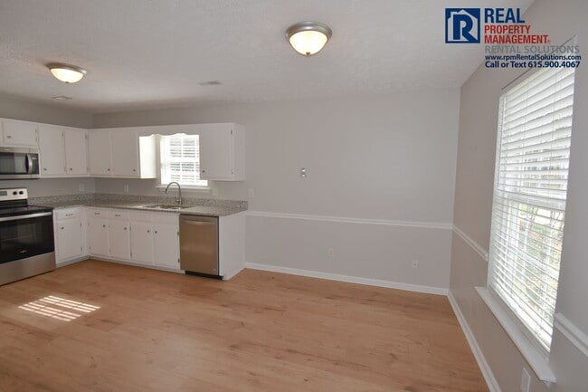 Building Photo - Adorable 3bd 2 ba home with washer/dryer included!