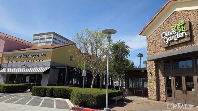 Building Photo - 171 E City Pl Dr