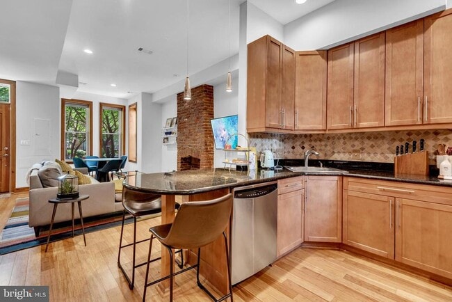 Building Photo - 1810 6th St NW