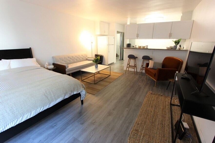 Interior Photo - The Elizabeth