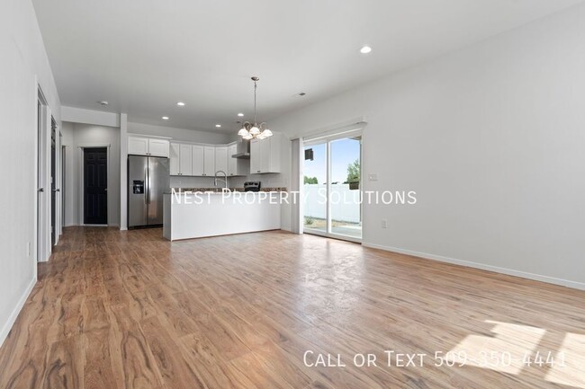 Building Photo - Brand New 3 Bed, 2 Bath Duplex for Rent!