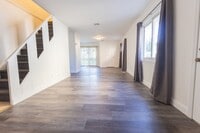 Building Photo - Spacious 2 Bedroom, 1 Bathroom (Full House - Rental)