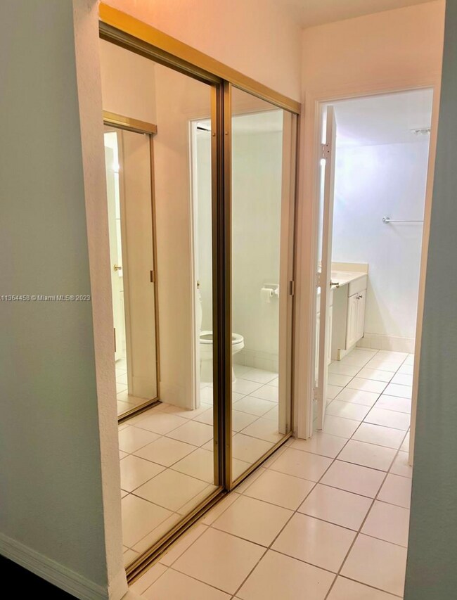 Building Photo - 6800 Cypress Rd