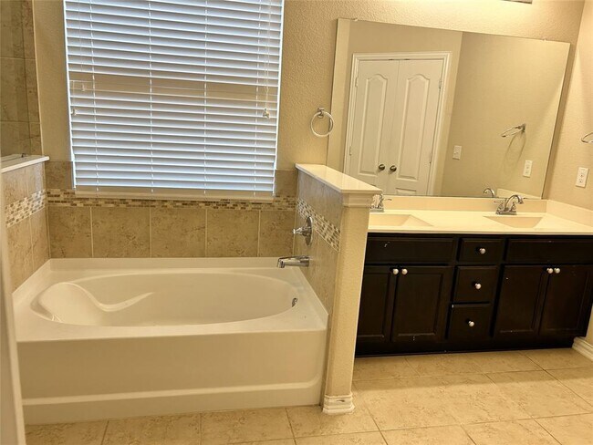 Building Photo - 159 Joseph Dr