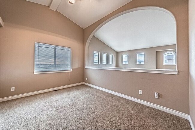 Building Photo - Stunning 5BR Home with Luxury Master Suite & Low-Maintenance Yard!