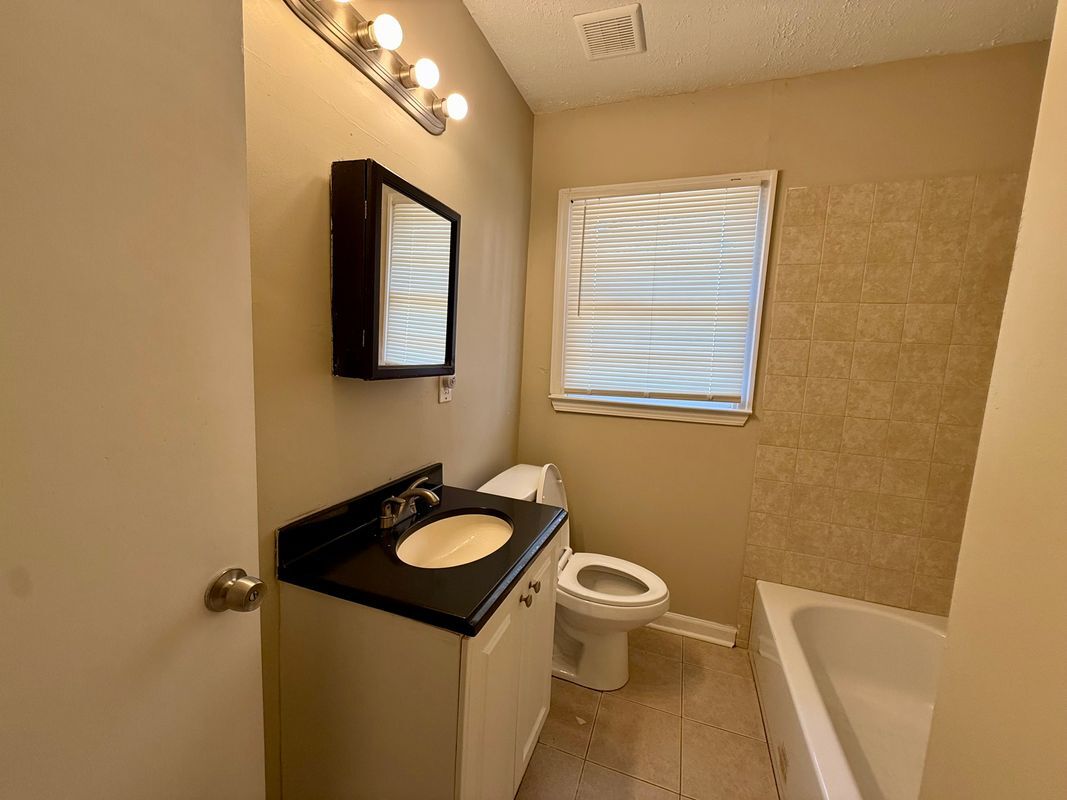 Building Photo - 2913 Horse Shoe Dr