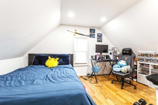 Building Photo - 604 N 8th St