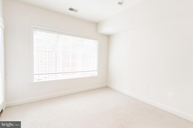Building Photo - 13522 Mist Flower Dr