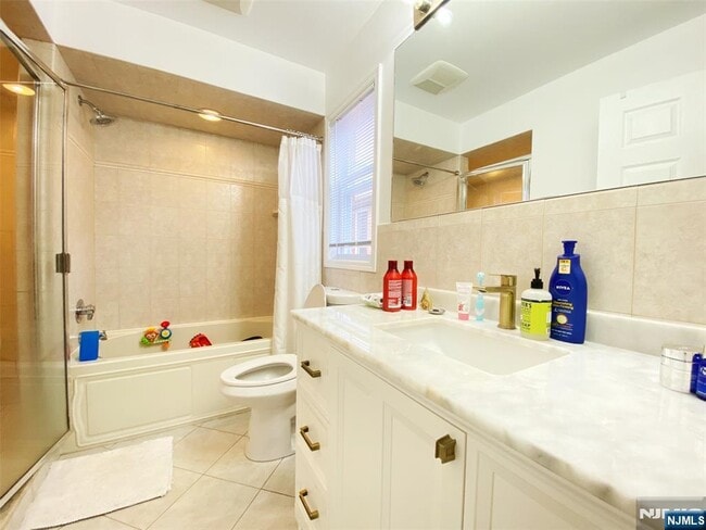 Building Photo - 118B Temple Terrace