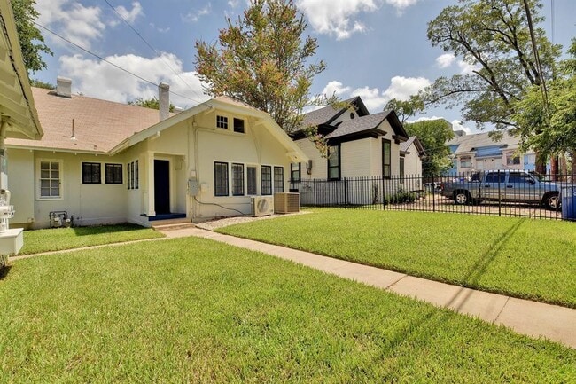 Building Photo - 903 Shoal Cliff Ct