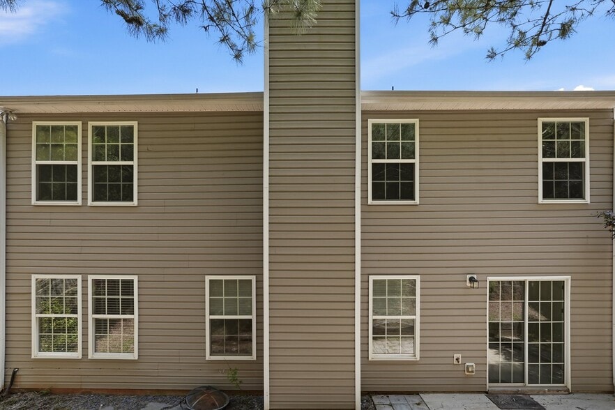 Building Photo - 3050 Centerglen Ln