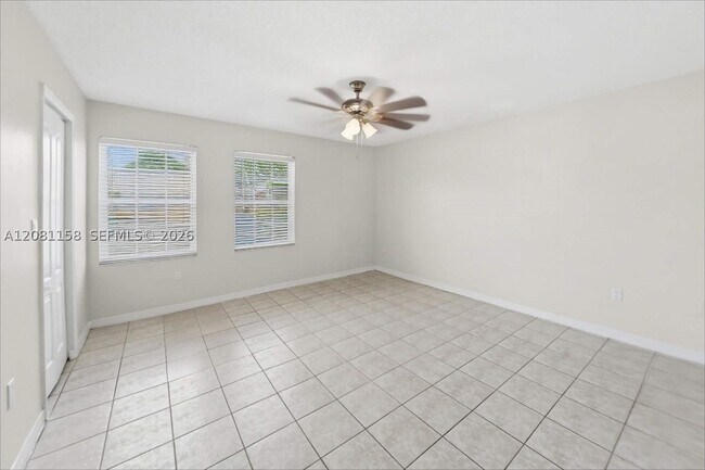 Building Photo - 957 NW 128th Pl