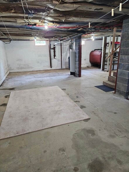 basement - 13 Williams Ln