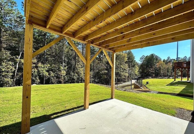 Building Photo - 801 Romeria Dr