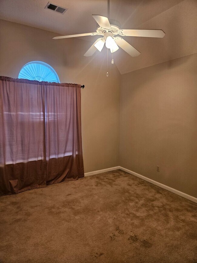 Building Photo - Available Now!   half off first months rent special!