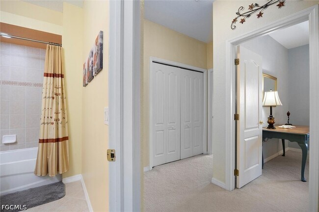 Building Photo - 3210 Cottonwood Bend