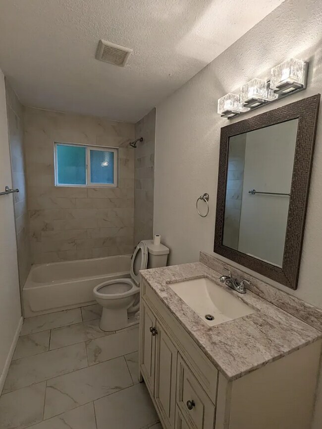 Building Photo - 8560 Cedar Ln