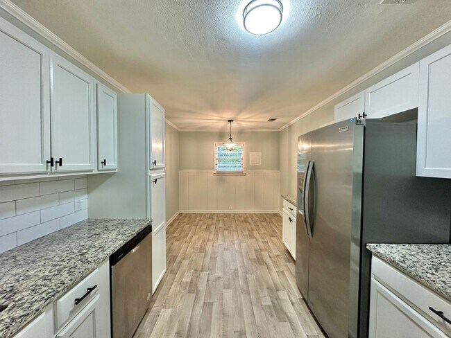 Building Photo - Updated 3-Bedroom Home Near TJC & Medical District!