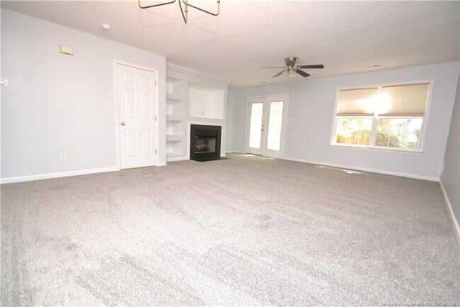 Building Photo - 308 Black Bird Ct