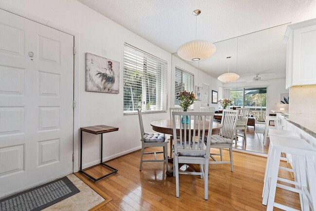 Building Photo - 353 S US Hwy 1