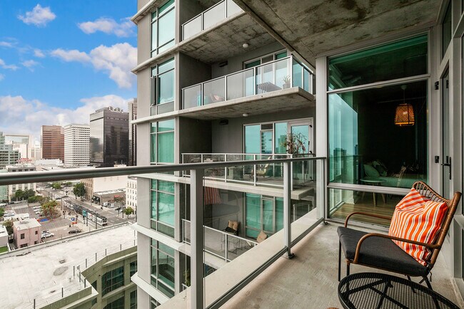 Building Photo - 1080 Park Blvd