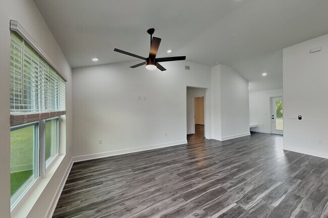 Building Photo - 1199 Lasseter St