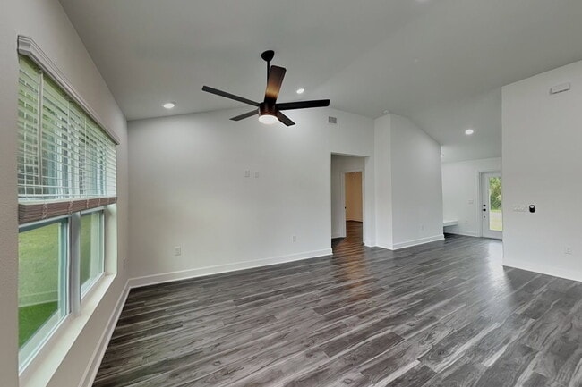 Building Photo - 1765 Naftal Rd