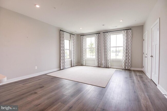 Building Photo - 24276 Thurso Sq