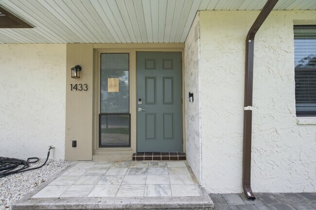 Building Photo - 1433 Ellison Ln
