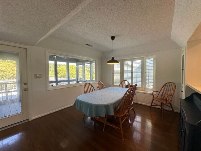 Building Photo - Furnished Townhome with Water Views and Boat Slip!